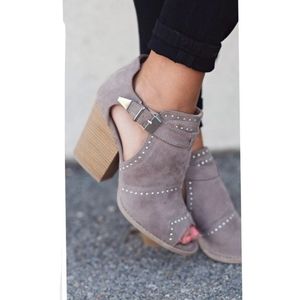 Open toe chunky heel ankle booties